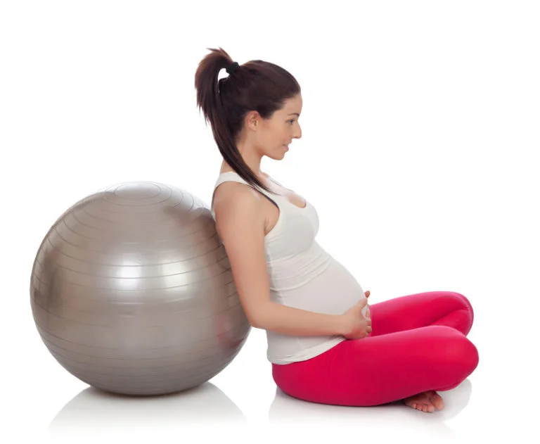 femme pratiquant un exercice